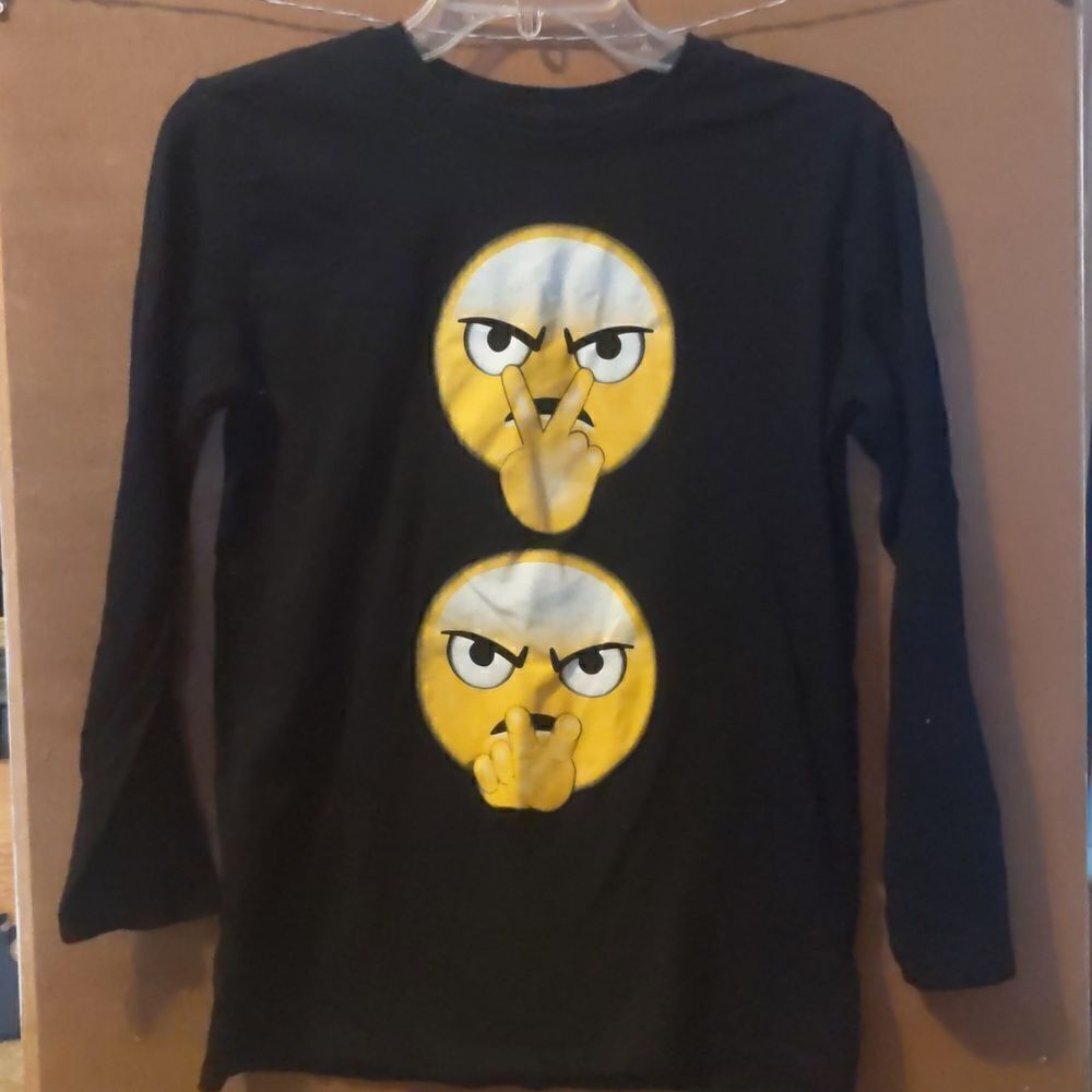 Children's place emoji shirt size XL